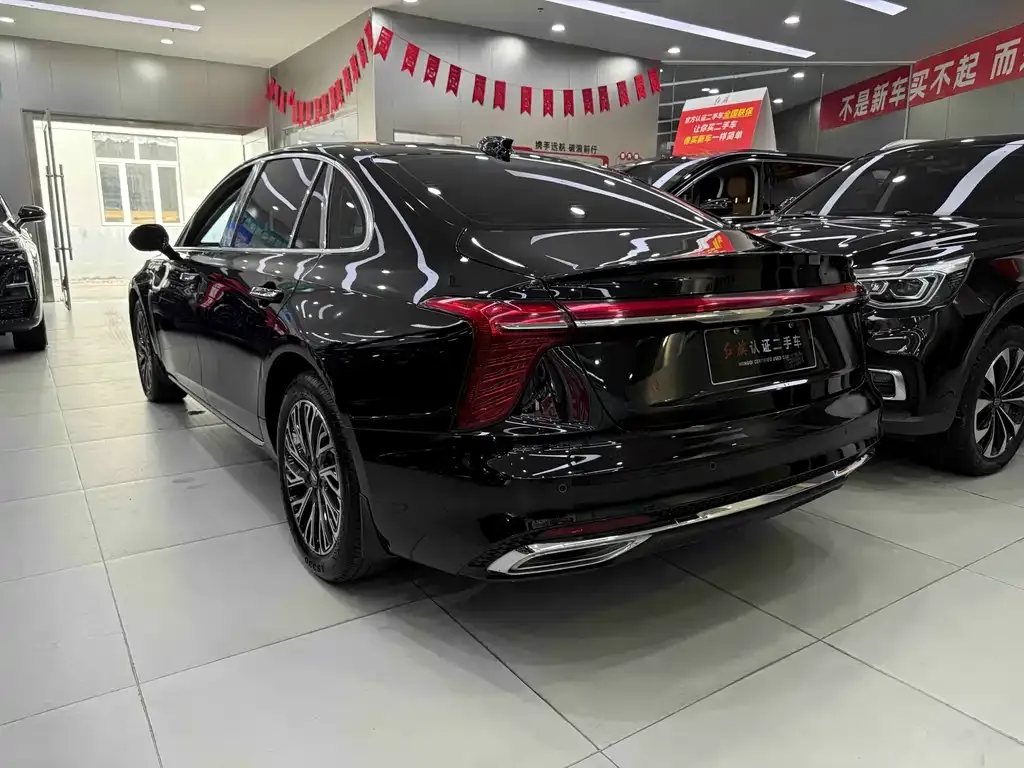Hongqi H5 — фото 3