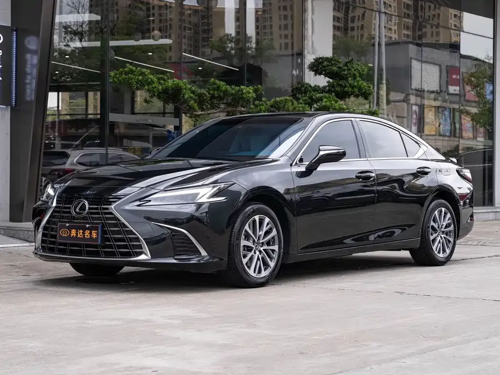 Lexus ES — фото 1