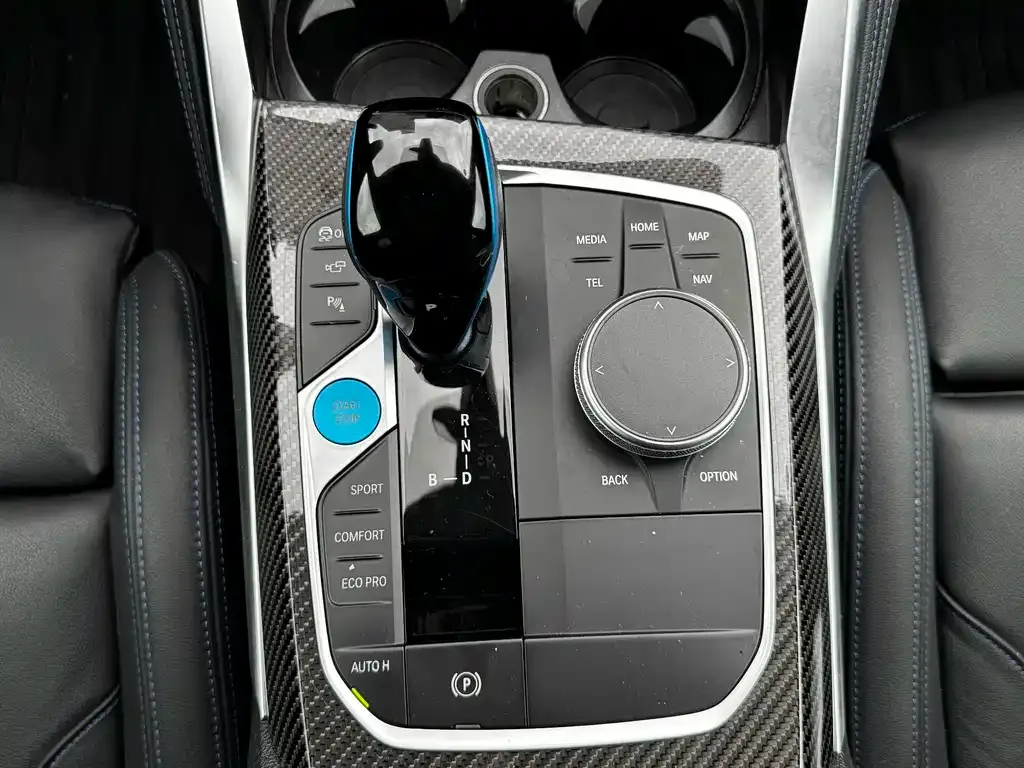 BMW i4 — фото 5