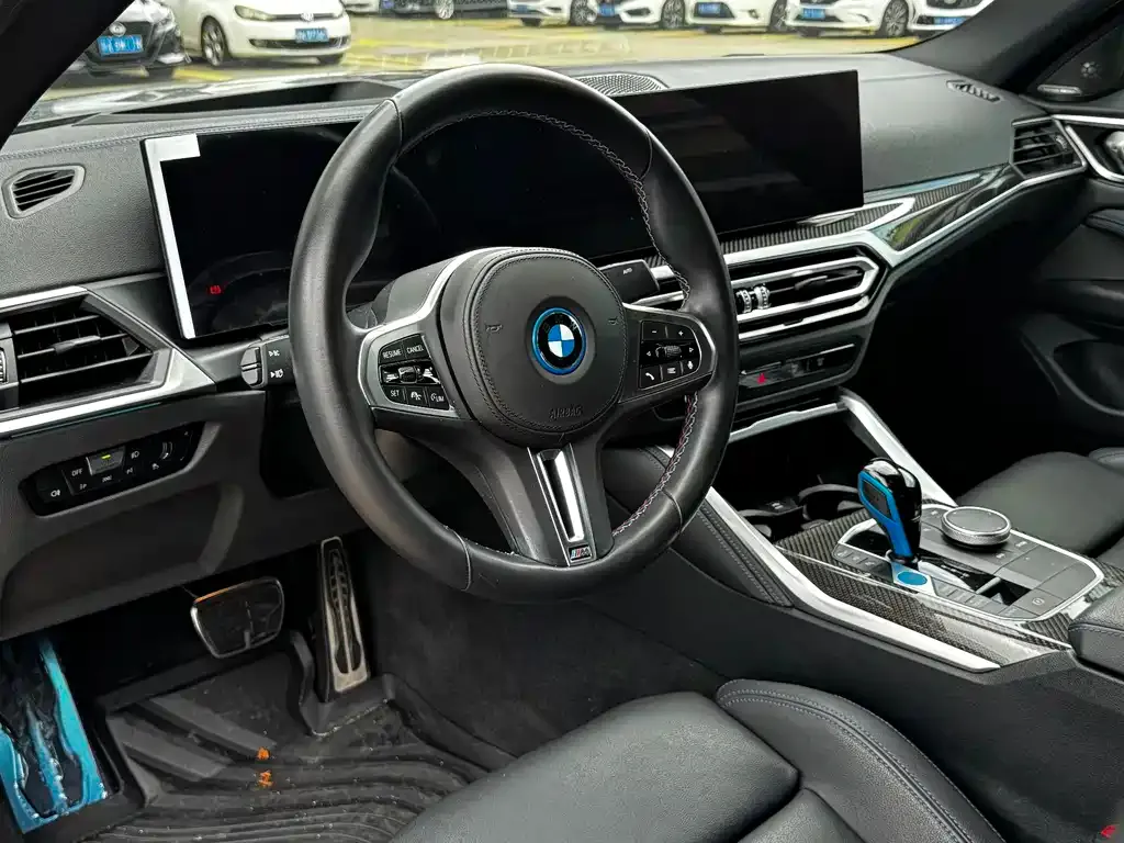 BMW i4 — фото 3