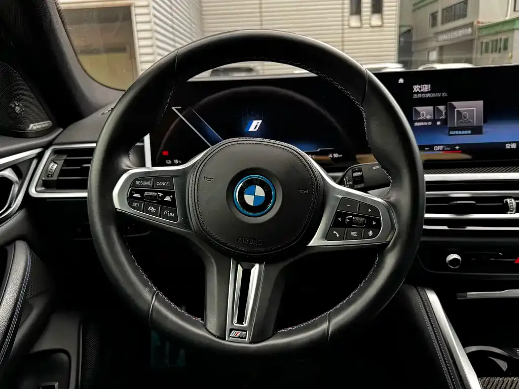 BMW i4 — фото 2