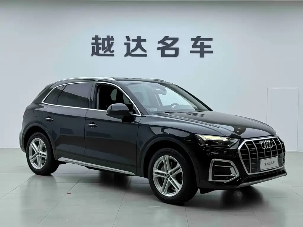 Audi Q5L — фото 5