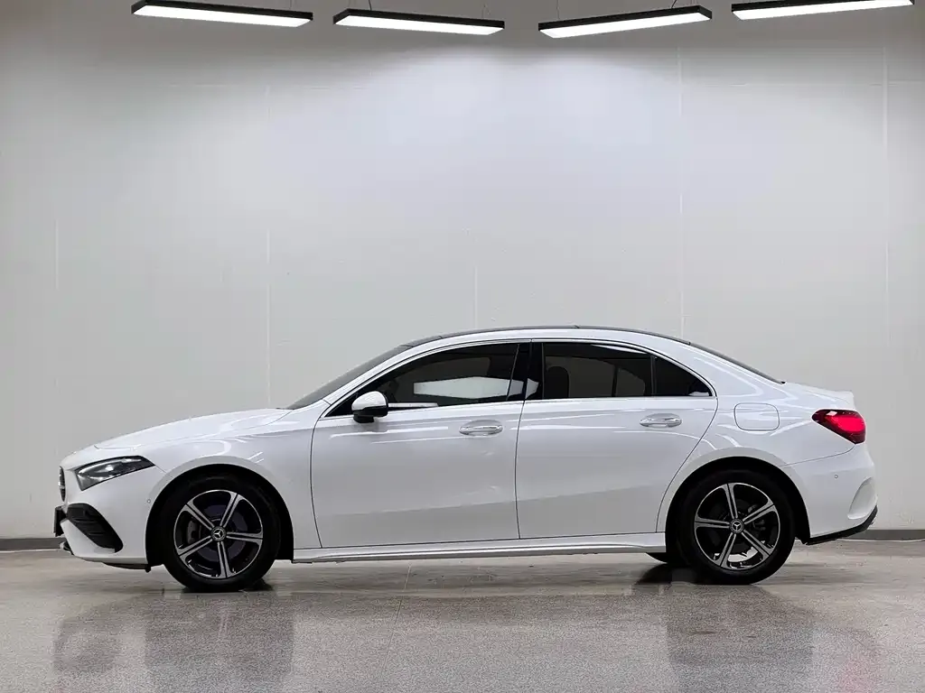 Mercedes-Benz A-Class — фото 8