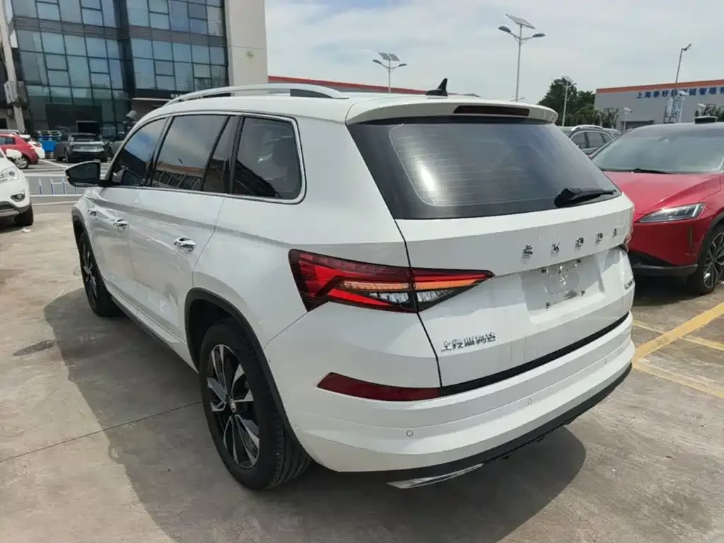 Skoda Kodiaq 2024 из CN, фото 10