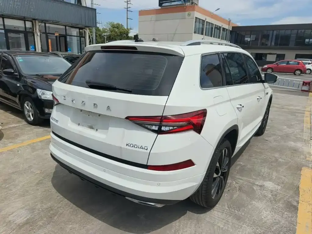 Skoda Kodiaq 2024 из CN, фото 4