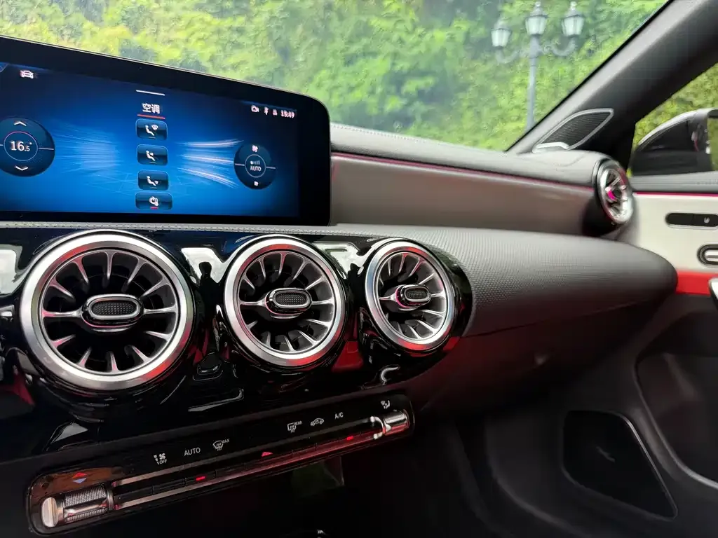 Mercedes-Benz CLA AMG — фото 2