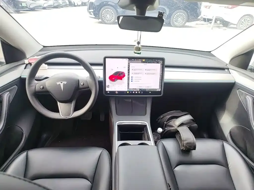 Tesla Model Y — фото 5