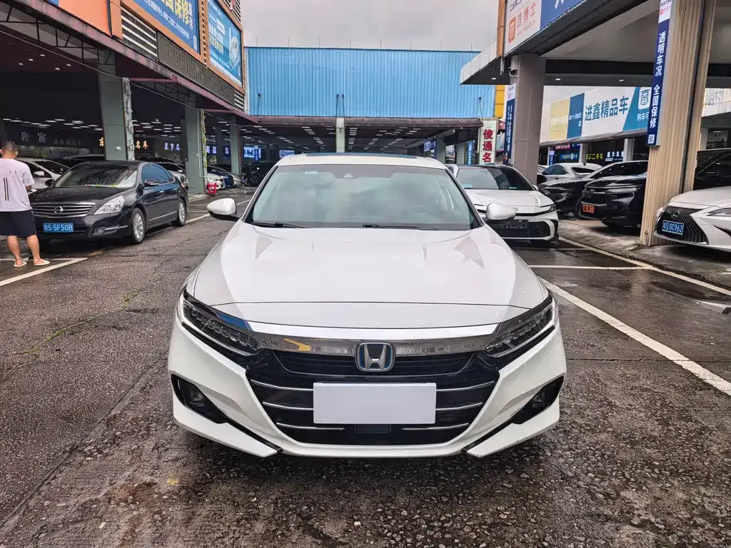 Honda Accord — фото 10