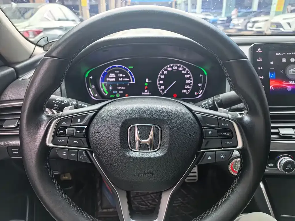 Honda Accord — фото 8