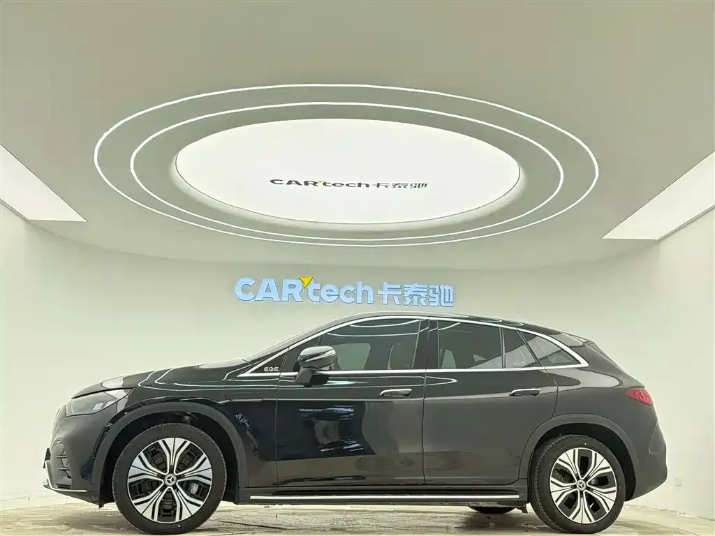 Mercedes-Benz EQE SUV — фото 4