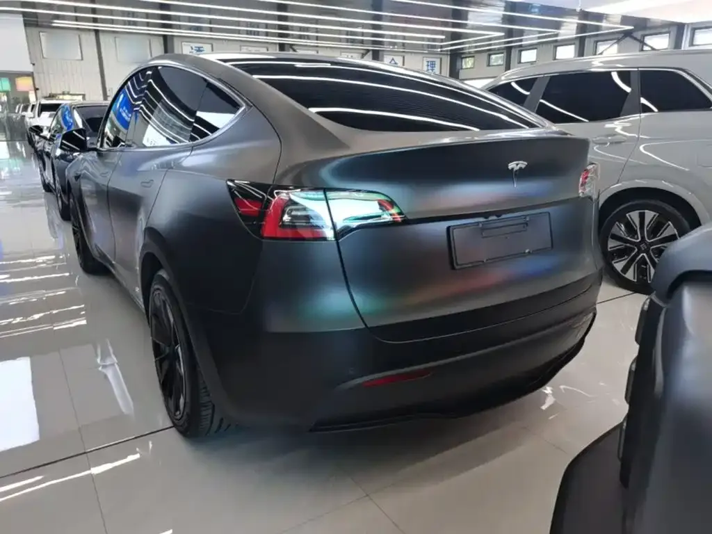 Tesla Model Y — фото 10