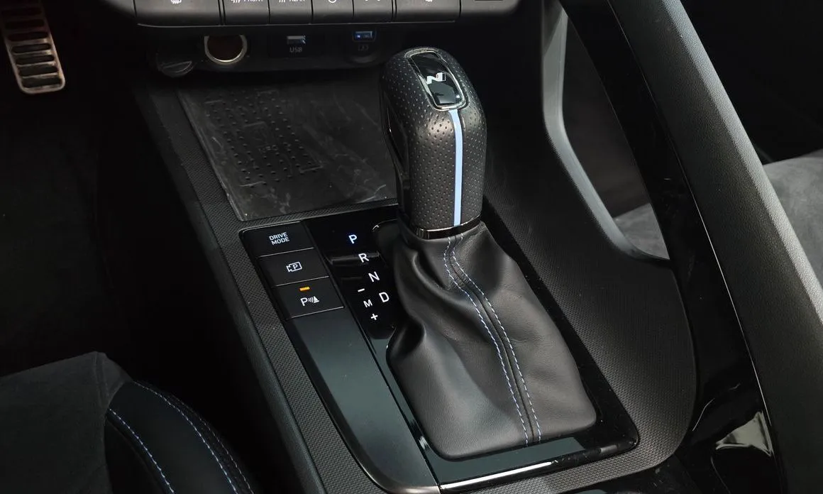 Hyundai AVANTE — фото 9