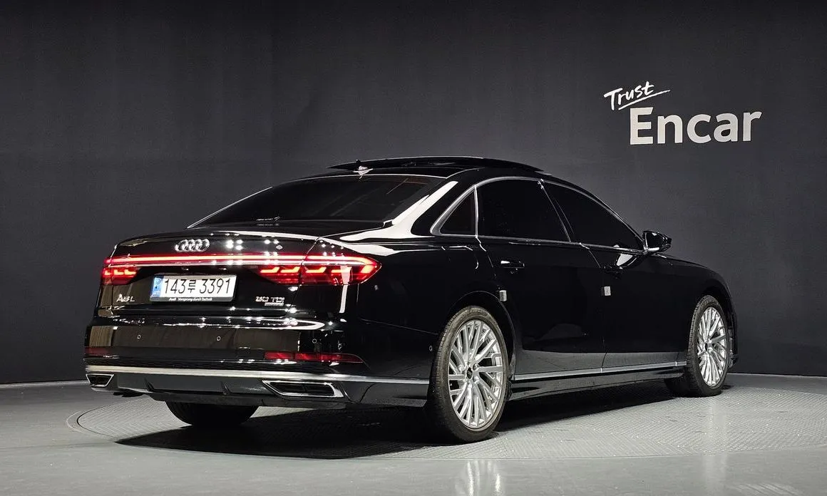 Audi A8 — фото 5