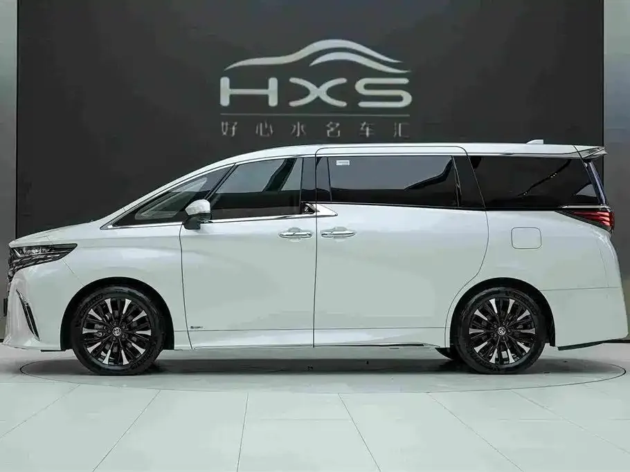 Toyota Alphard — фото 6