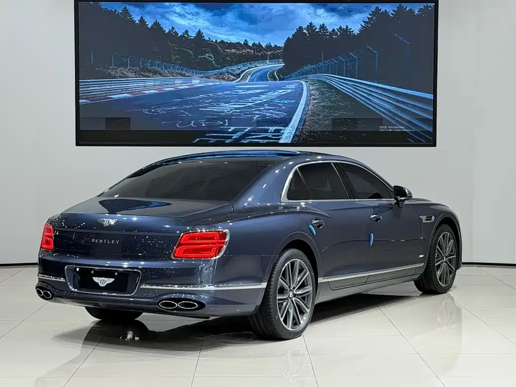 Bentley Flying Spur PHEV — фото 5