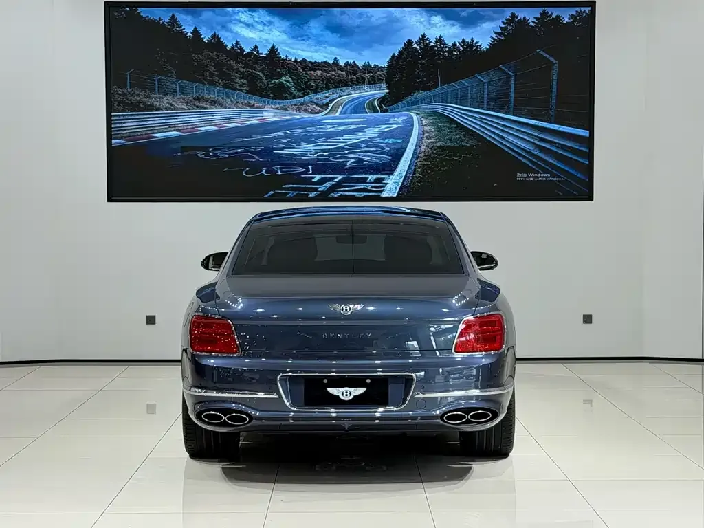 Bentley Flying Spur PHEV — фото 2