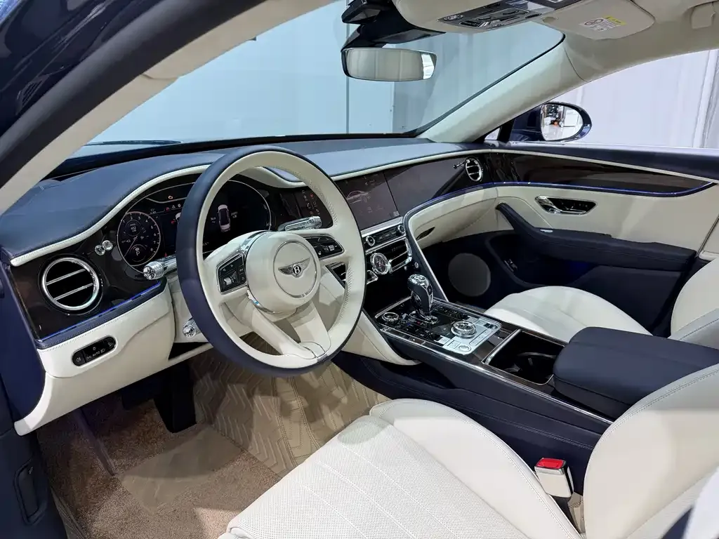 Bentley Flying Spur PHEV — фото 7