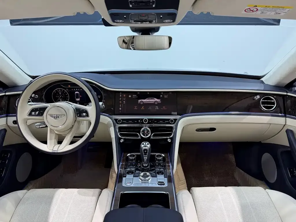 Bentley Flying Spur PHEV — фото 3