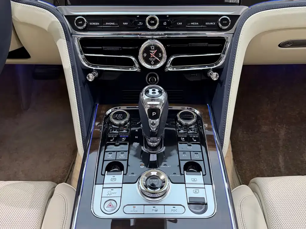 Bentley Flying Spur PHEV — фото 6
