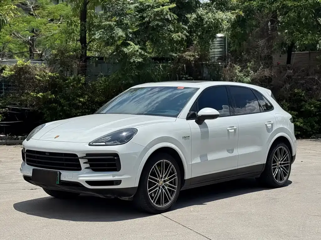 Porsche Cayenne Hybrid — фото 1