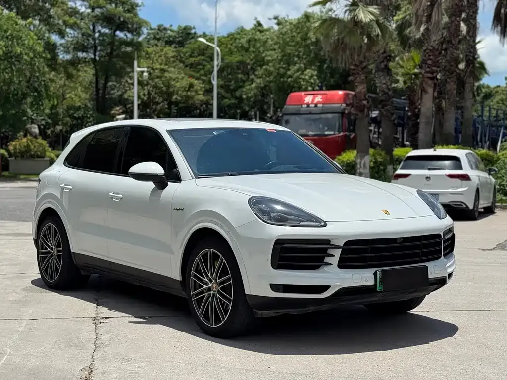 Porsche Cayenne Hybrid — фото 9