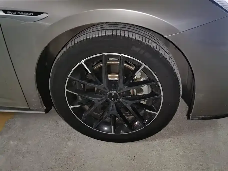 BYD Seal — фото 3
