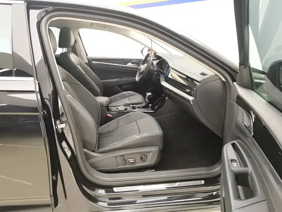 Volkswagen Passat — фото 8