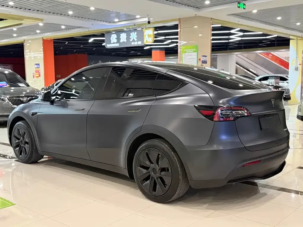Tesla Model Y — фото 7