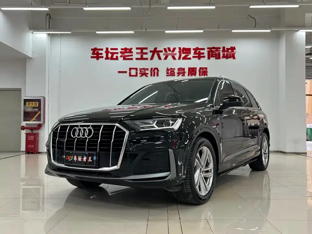 Audi Q7 — фото 1