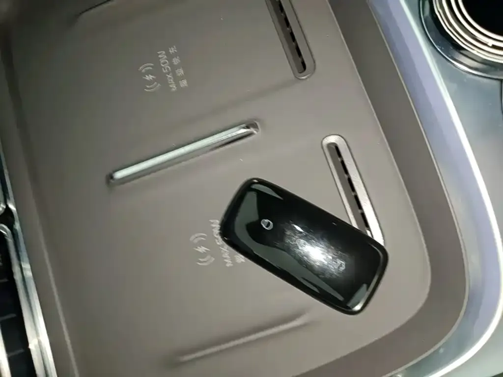 Geely Galaxy M9 — фото 2