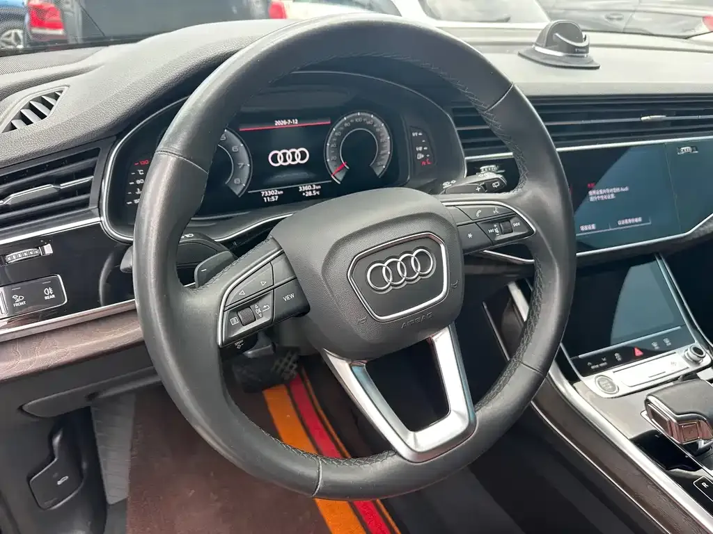 Audi Q8 — фото 10
