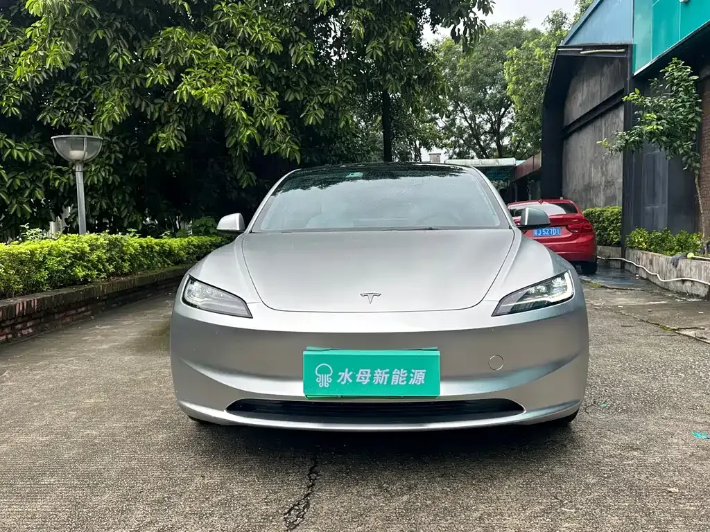 Tesla Model 3 — фото 8
