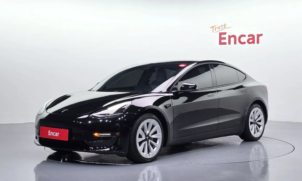 Tesla Model 3 — фото 1