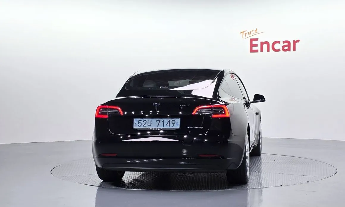 Tesla Model 3 — фото 3