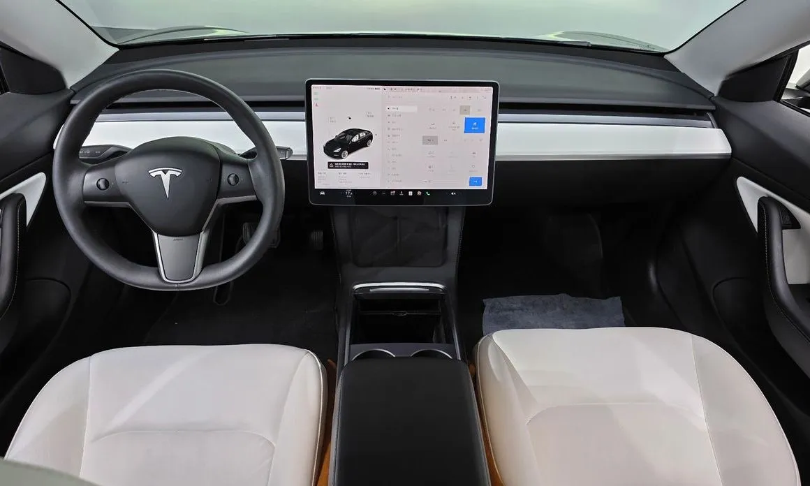 Tesla Model 3 — фото 2
