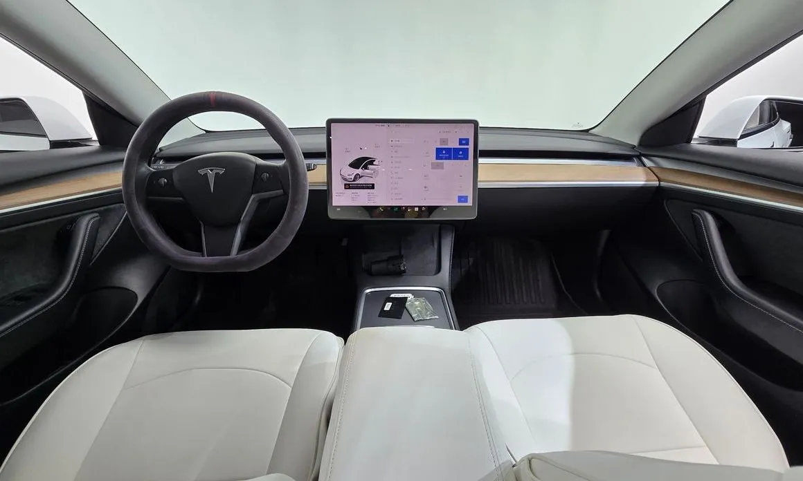 Tesla Model 3 — фото 5