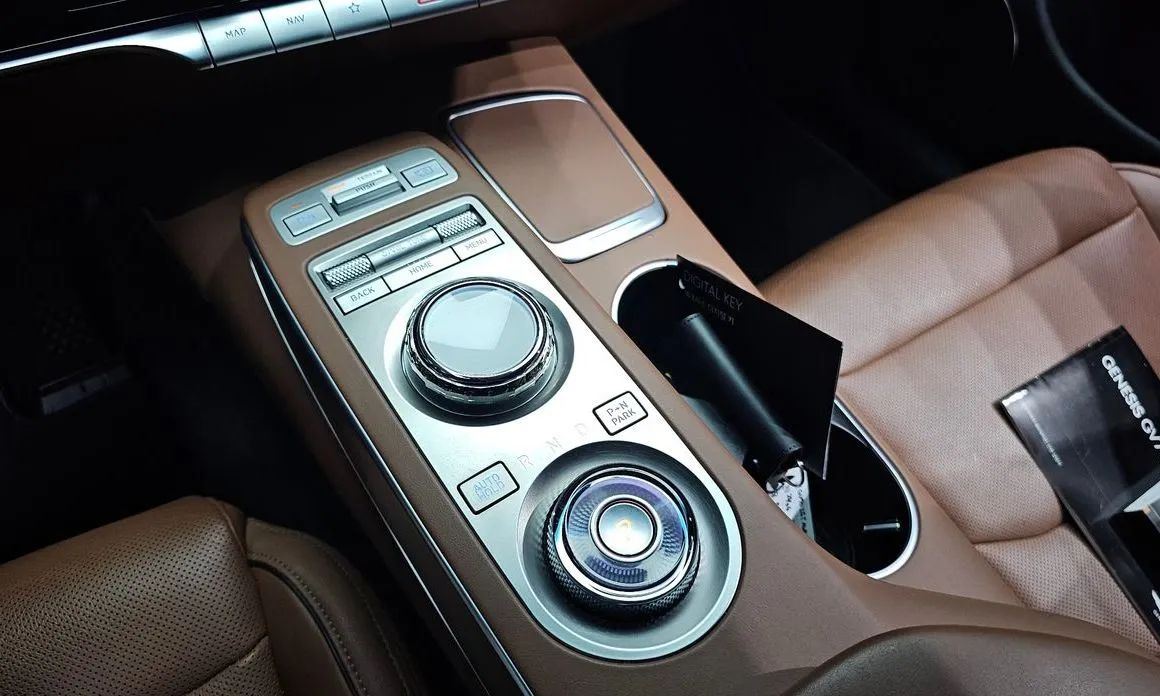 Genesis GV70 — фото 10