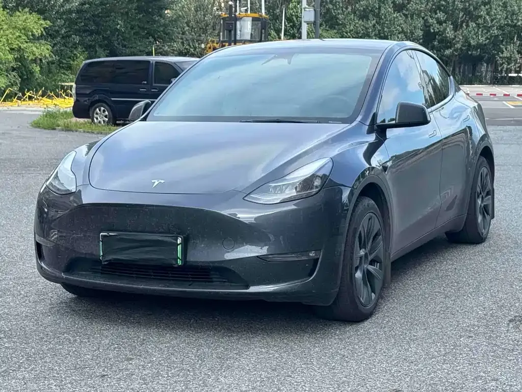 Tesla Model 3 — фото 9