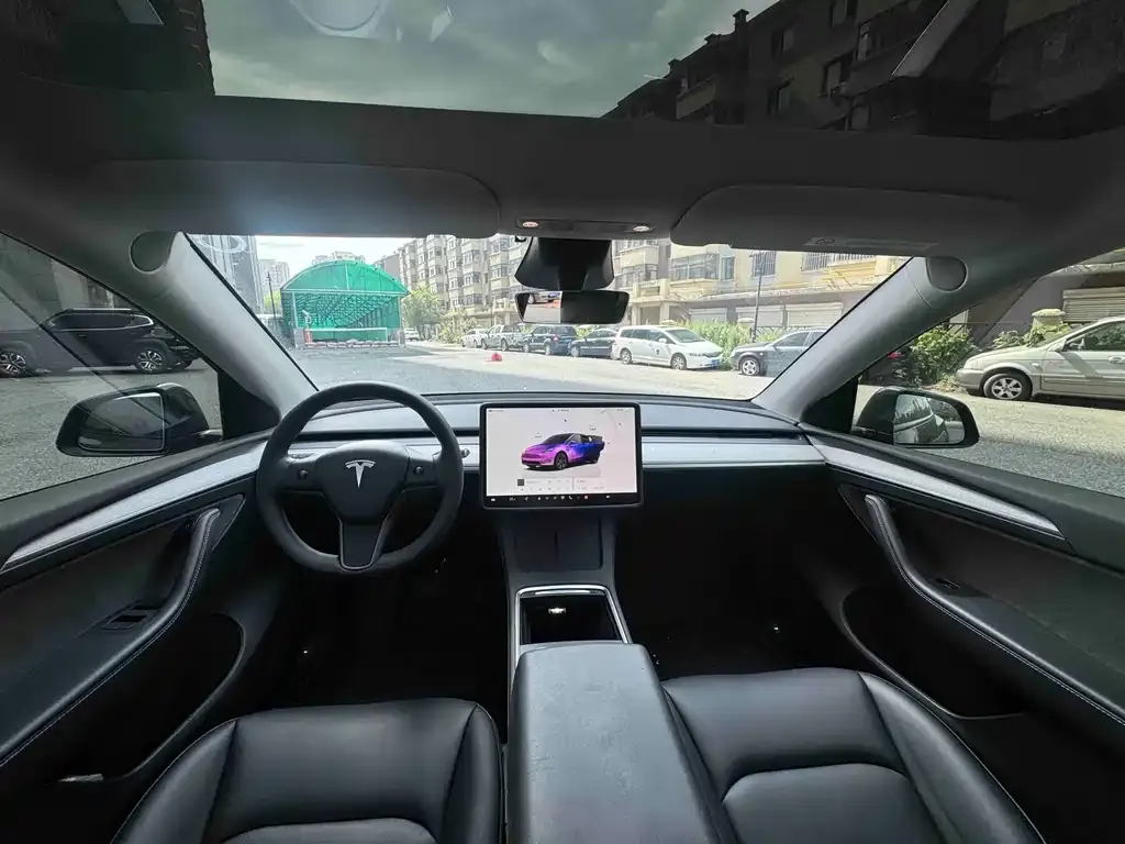 Tesla Model 3 — фото 6