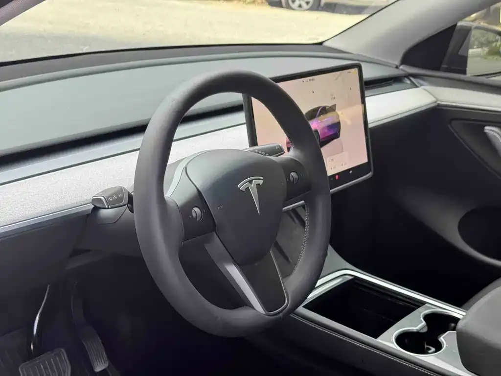 Tesla Model 3 — фото 3