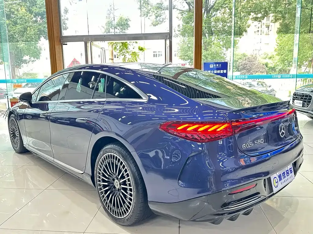 Mercedes-Benz EQS — фото 10