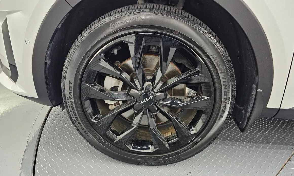 Kia Sorento — фото 10