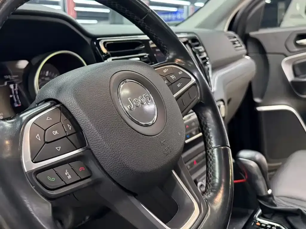 Jeep Grand Commander 2022 из CN, фото 2