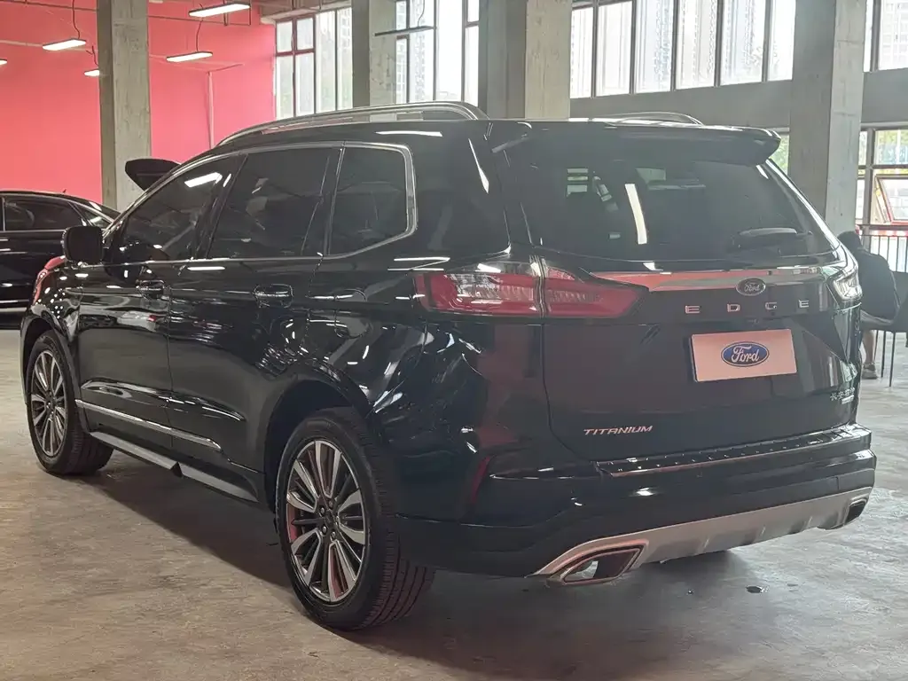 Ford Edge — фото 9
