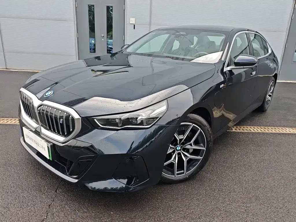 BMW i5 — фото 1