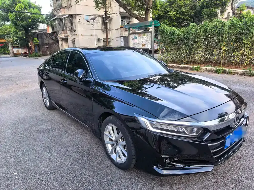 Honda Accord — фото 9