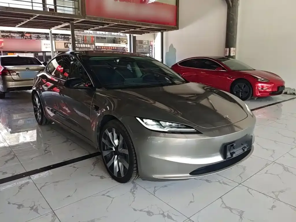 Tesla Model 3 — фото 4