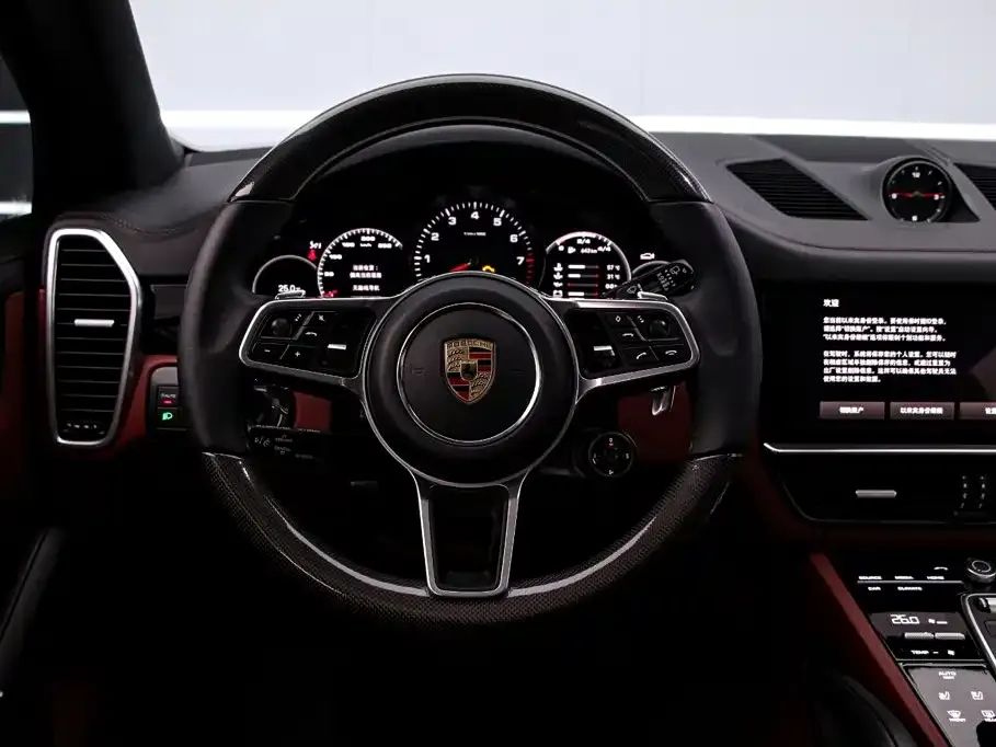 Porsche Cayenne — фото 8
