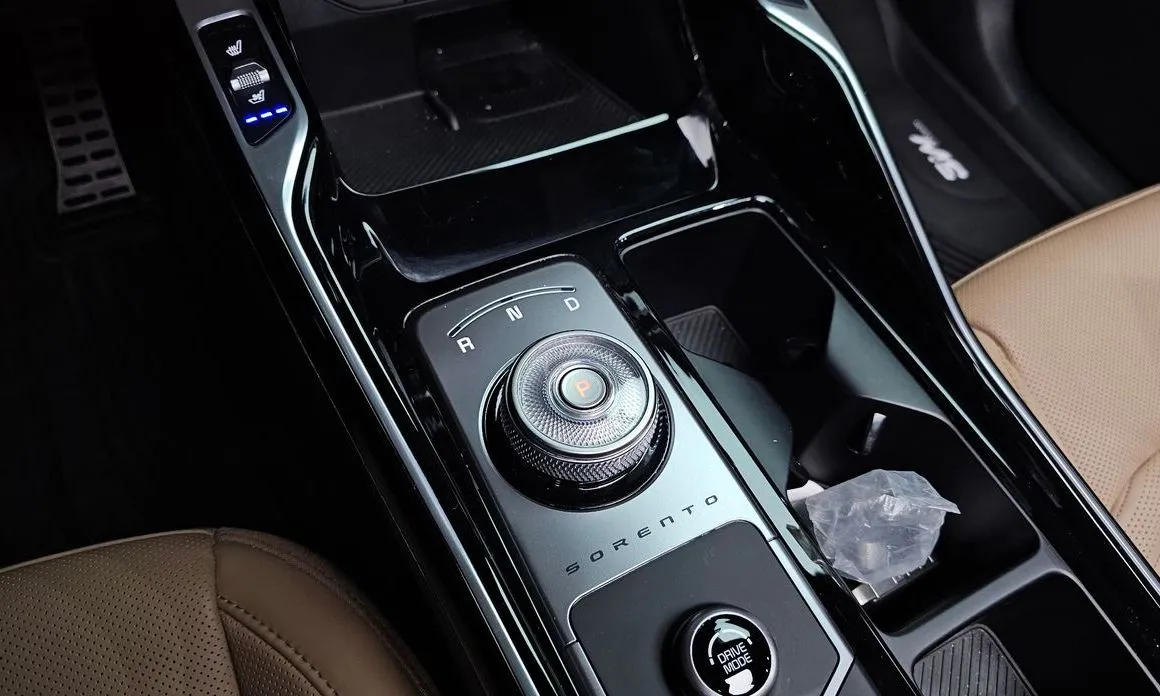 Kia Sorento — фото 9