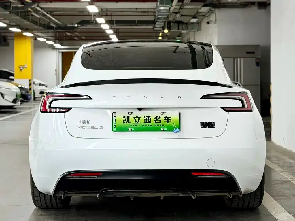 Tesla Model 3 — фото 3